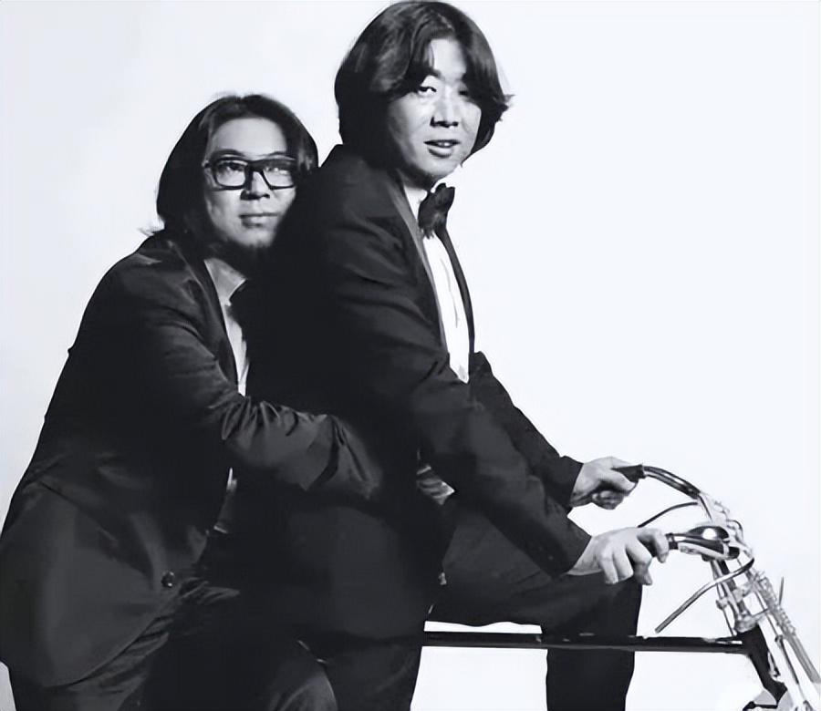 同桌的你是谁唱的(一首《同桌的你》让他赚了800万,为啥词曲作者高晓松只赚了800块)