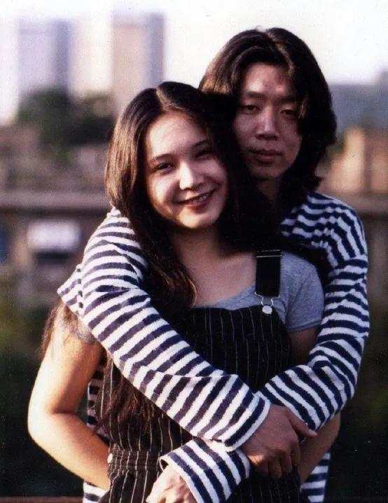 同桌的你是谁唱的(一首《同桌的你》让他赚了800万,为啥词曲作者高晓松只赚了800块)