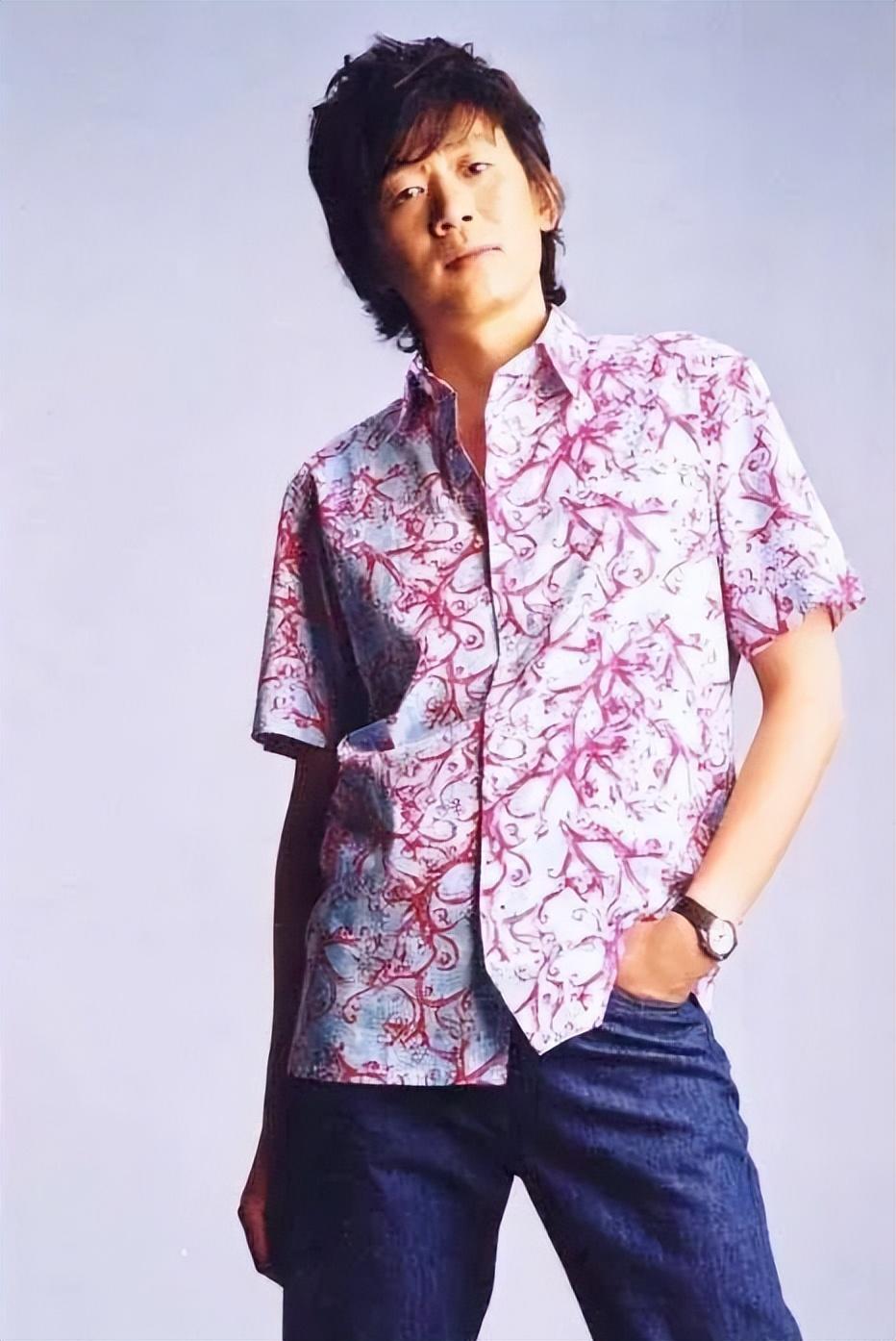 同桌的你是谁唱的(一首《同桌的你》让他赚了800万,为啥词曲作者高晓松只赚了800块)