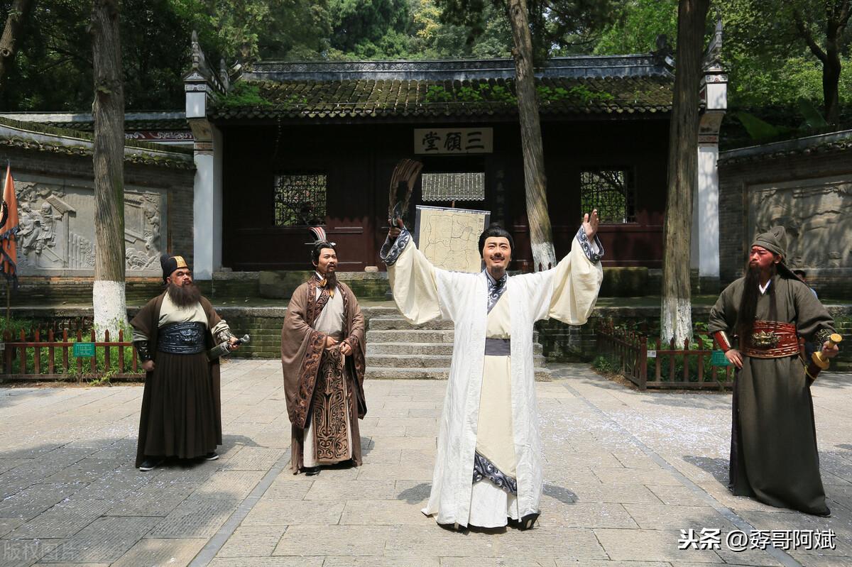 卧龙先生是谁(卧龙先生，无差评的生平，一人究其竟的智慧)