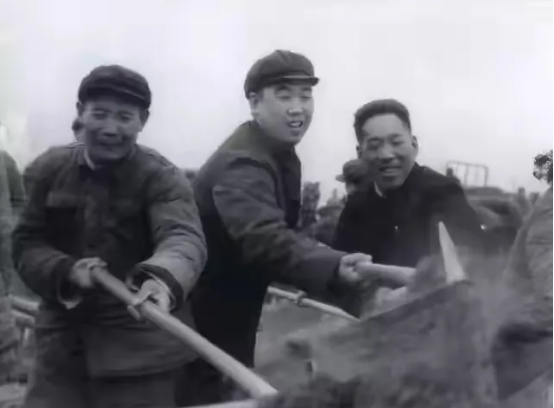 杨贵书记简介(73年周恩来提名,杨贵任公安部副部长)