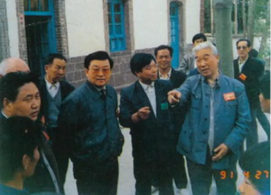 杨贵书记简介(73年周恩来提名,杨贵任公安部副部长)