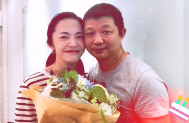 姚晨的老公是谁(姚晨为老公曹郁庆生深情相吻,夫妻多张恩爱私密照曝光)