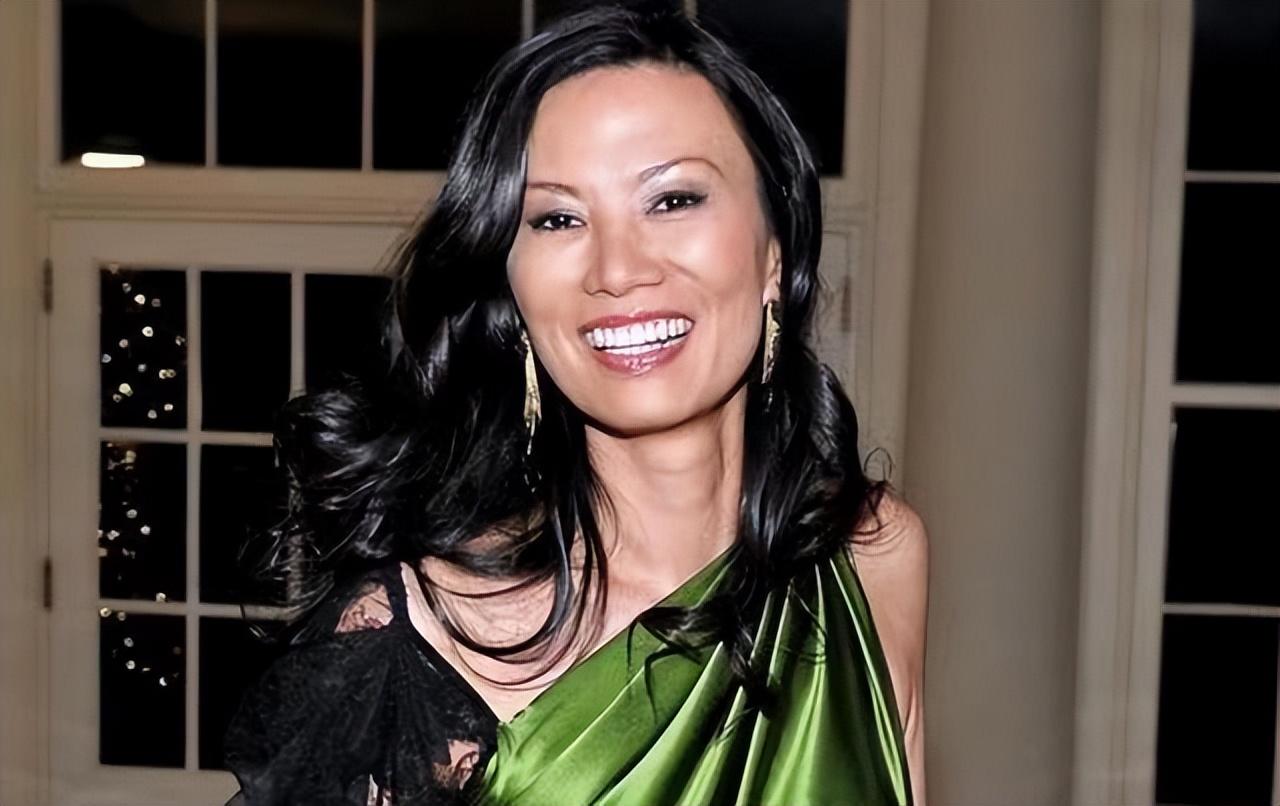 邓文迪是谁(传奇“野心家”邓文迪:耶鲁毕业,与顶级富翁离婚,出轨英国首相)