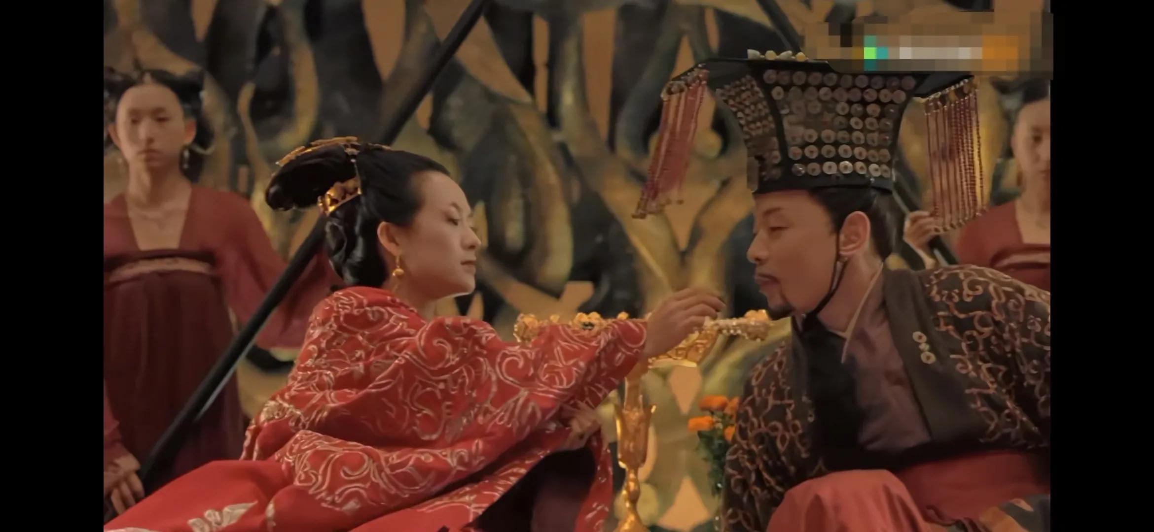 电影夜宴里婉后是谁杀死的(暗杀《夜宴》中婉后的人是谁?)