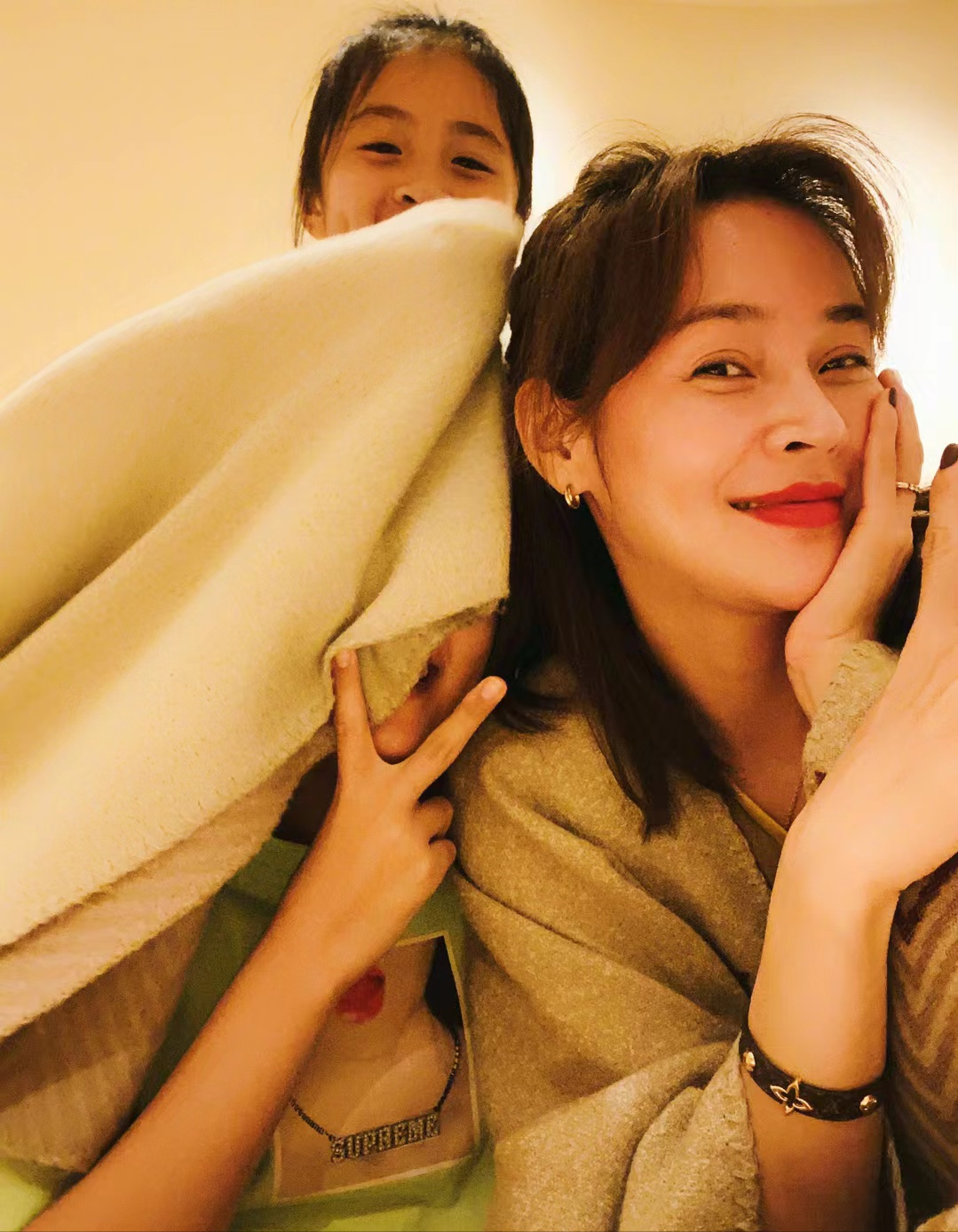 于明加老公是谁 现任(于明加丈夫胡俊:相亲娶女明星,直男婚后也可以变浪漫)