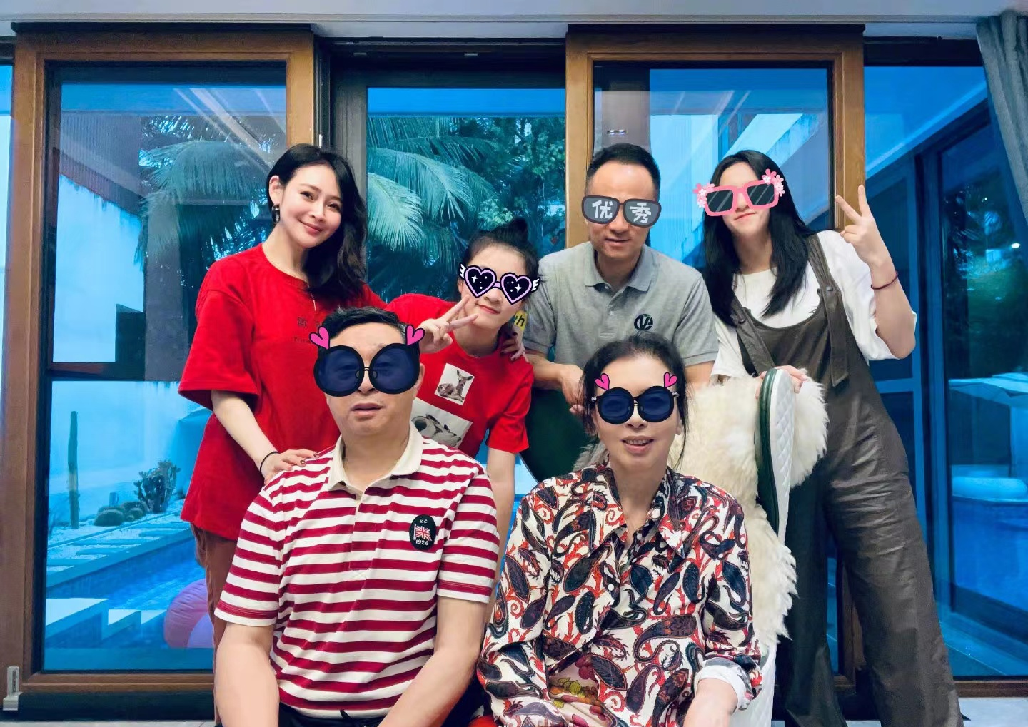 于明加老公是谁 现任(于明加丈夫胡俊:相亲娶女明星,直男婚后也可以变浪漫)