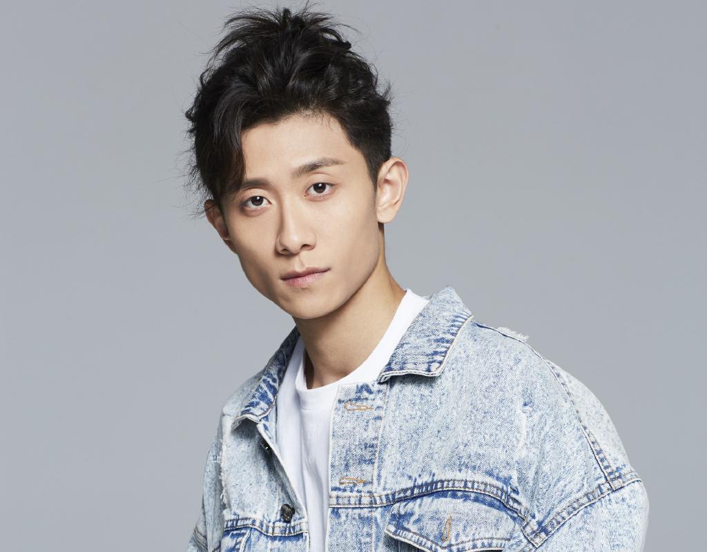 张一山是谁(张一山:从“天赋型”到“别把我当好演员”,30岁的他很卑微)