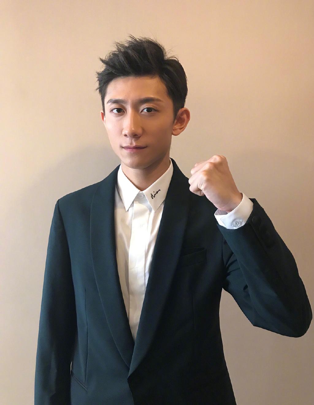 张一山是谁(张一山:从“天赋型”到“别把我当好演员”,30岁的他很卑微)