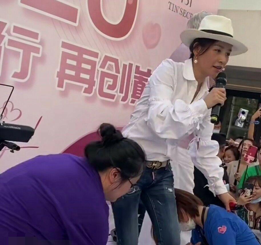 张庭的老公是谁(51岁张庭为60岁老公林瑞阳庆生,大秀恩爱,光脚出席活动太接地气)