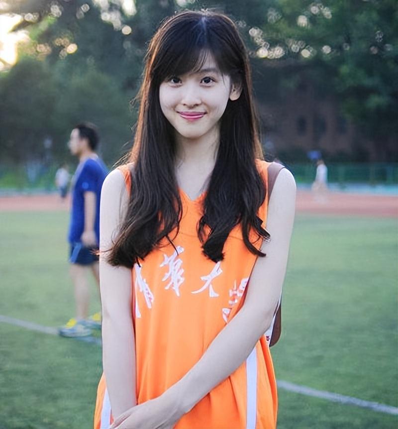 章泽天是谁(章泽天,嫁给刘强东7年,她的聪明让人刮目相看)