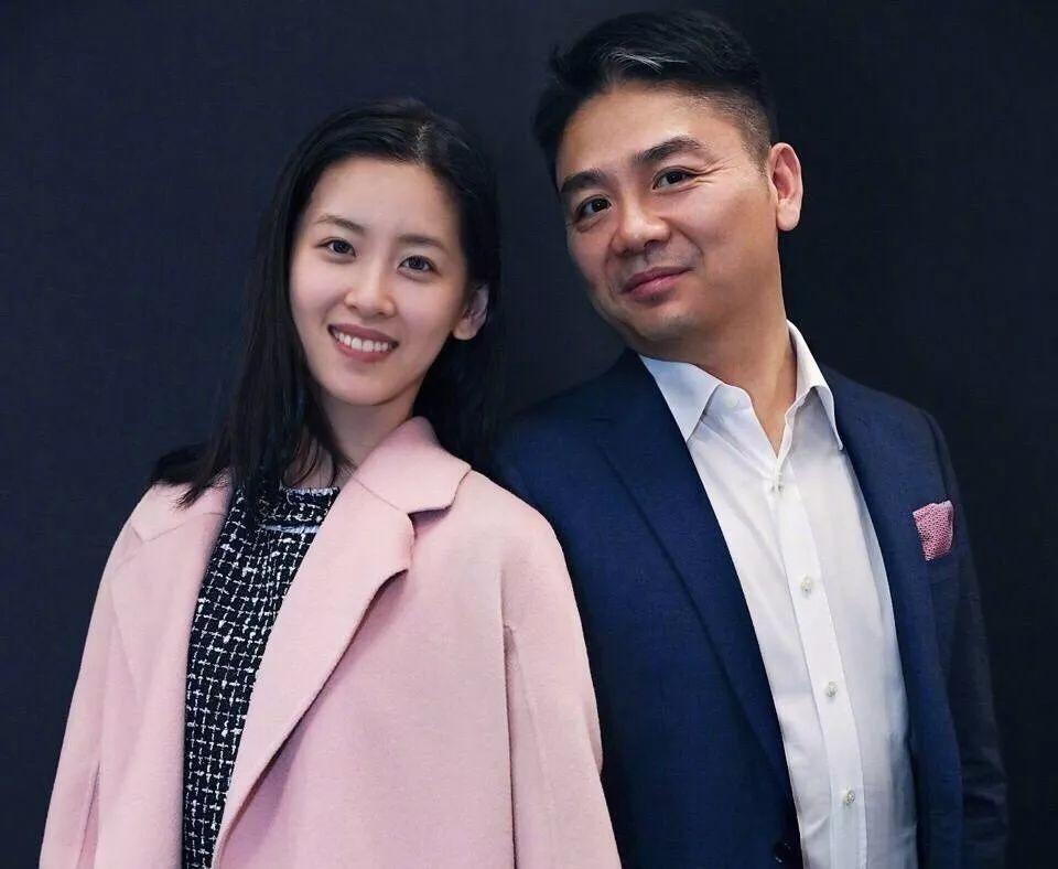 章泽天是谁(章泽天,嫁给刘强东7年,她的聪明让人刮目相看)