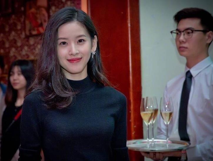 章泽天是谁(章泽天,嫁给刘强东7年,她的聪明让人刮目相看)