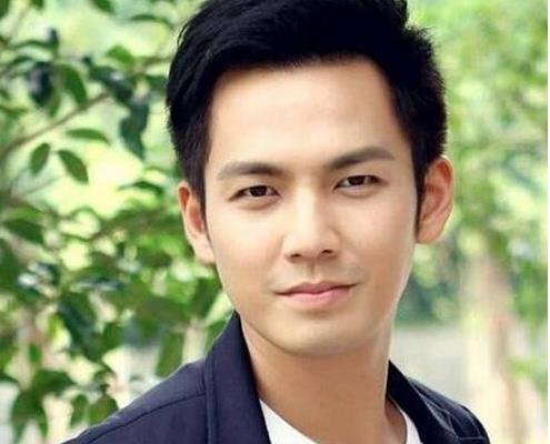 钟汉良的妻子是谁啊(钟汉良的隐婚妻子谢易烨,知名设计师,不老男神霸屏背后的贤内助)