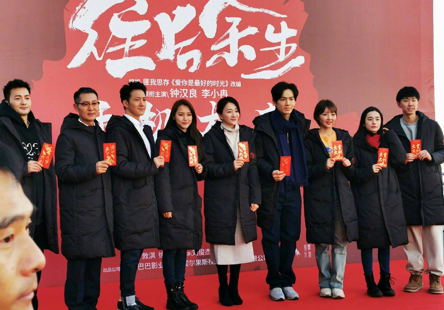 钟汉良的妻子是谁啊(钟汉良的隐婚妻子谢易烨,知名设计师,不老男神霸屏背后的贤内助)