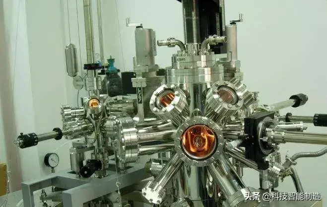 显微镜是谁发明的发明者是谁（显微镜的演化史）