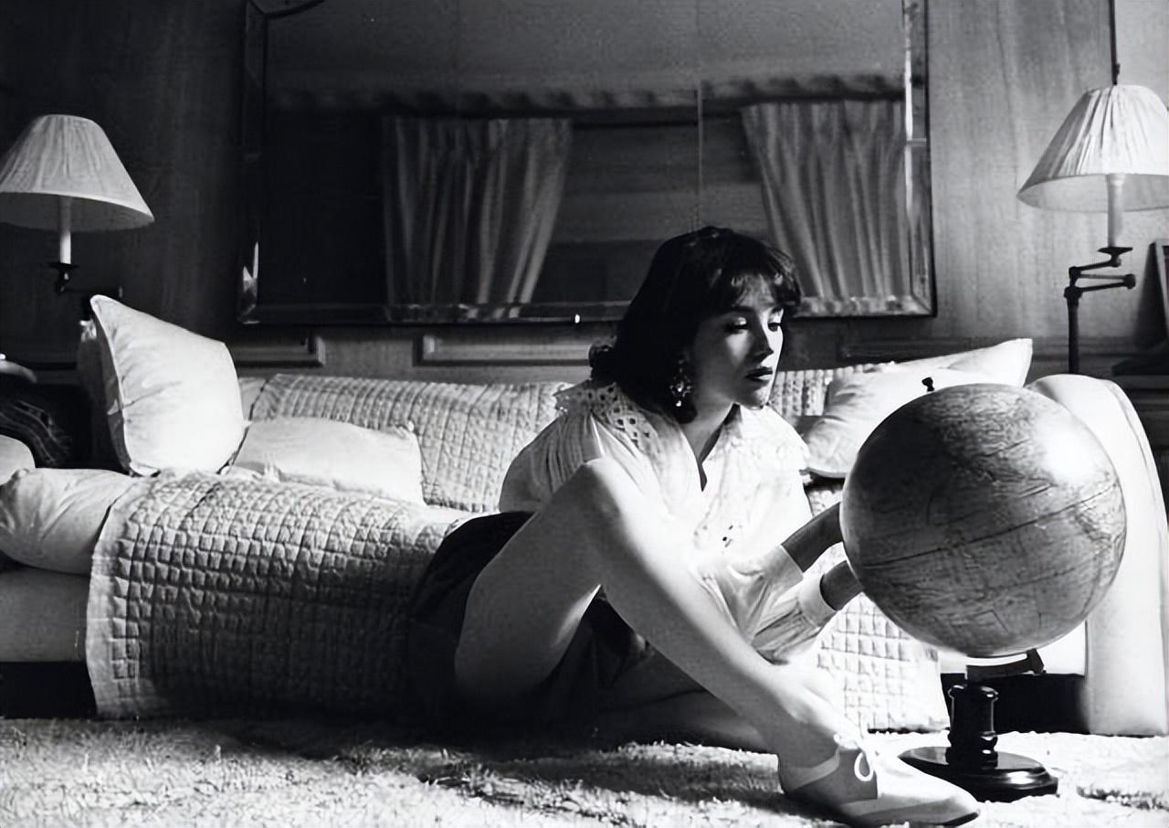 呼啸山庄作者是谁（《呼啸山庄》创作者往事）