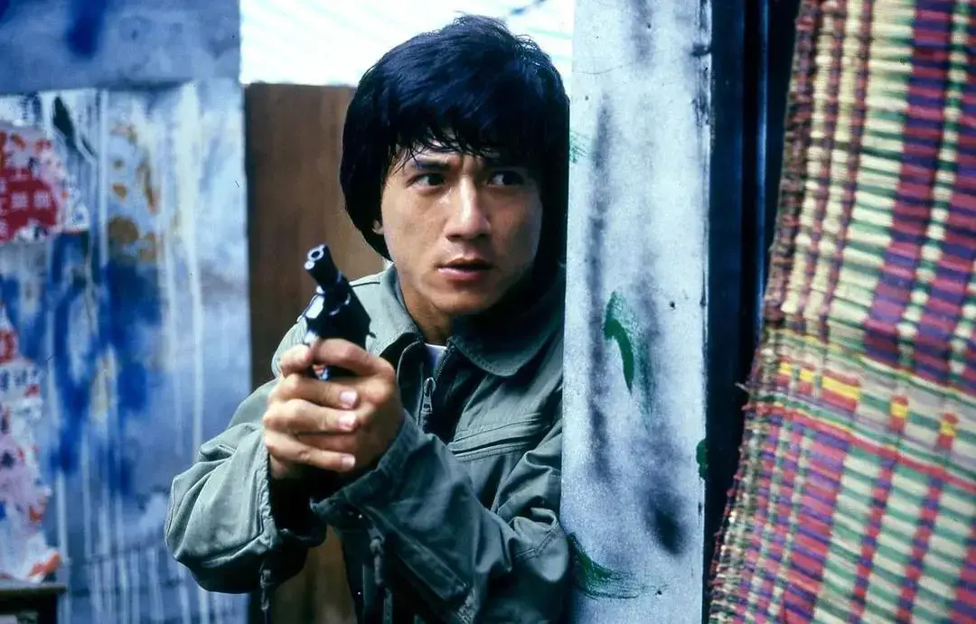 成龙资料和简历（功夫巨星——成龙）