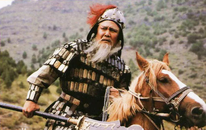 黄忠是谁的手下(一代名将黄忠,为什么在刘表和曹操麾下时,都没能出人头地)