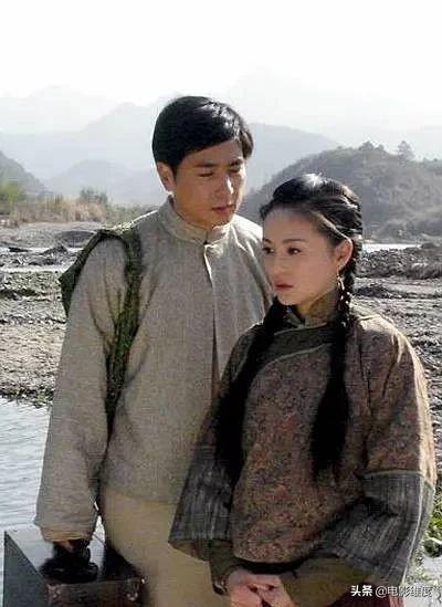 保剑锋老婆是谁(44岁保剑锋低调娶演员何珈好,儿子颜值高像爸爸,一家3口很幸福)