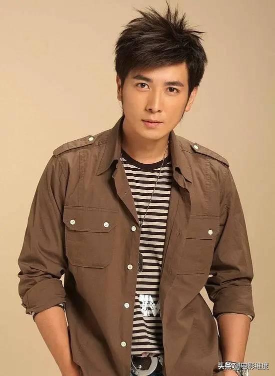 保剑锋老婆是谁(44岁保剑锋低调娶演员何珈好,儿子颜值高像爸爸,一家3口很幸福)