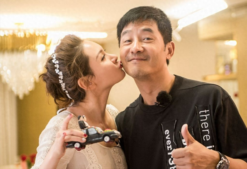 程莉莎个人资料：结婚16年只生孩子不做饭，丈夫一家人把她宠成宝