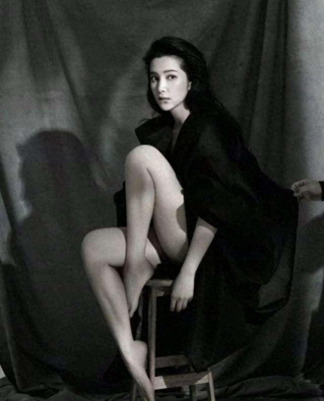 “顶级富婆”李冰冰个人资料:开2900万豪车身家百亿,一部戏片酬达上亿元