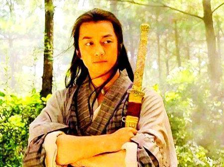 东方不败的师傅是谁(东方不败的师傅究竟是谁,为何能成为光明左使? )