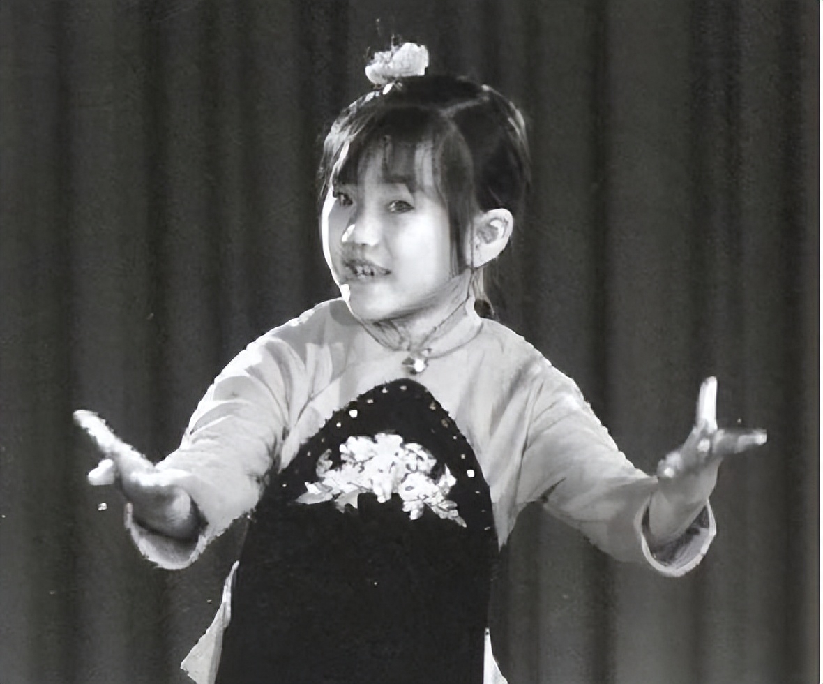 方静个人资料:一生未婚,患癌早逝痛了父母心