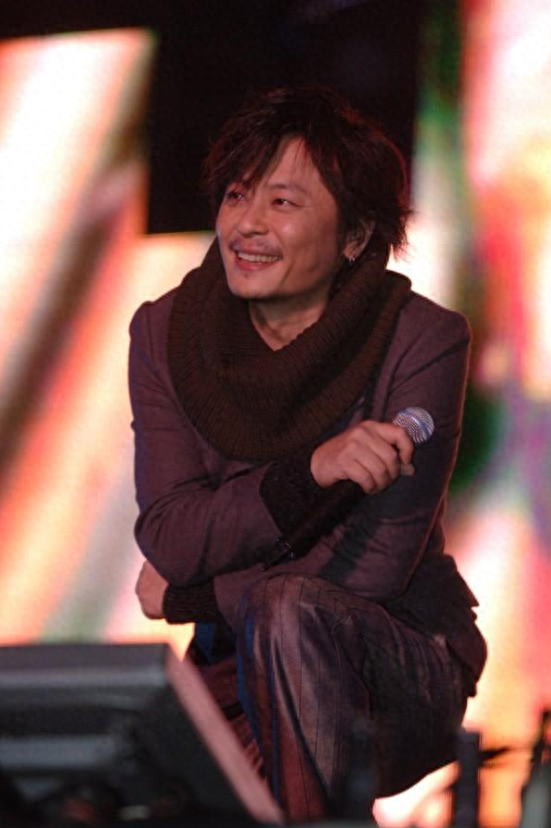 “歌坛浪子”王杰个人资料：我流浪过，大红过，过气过，如今我老了