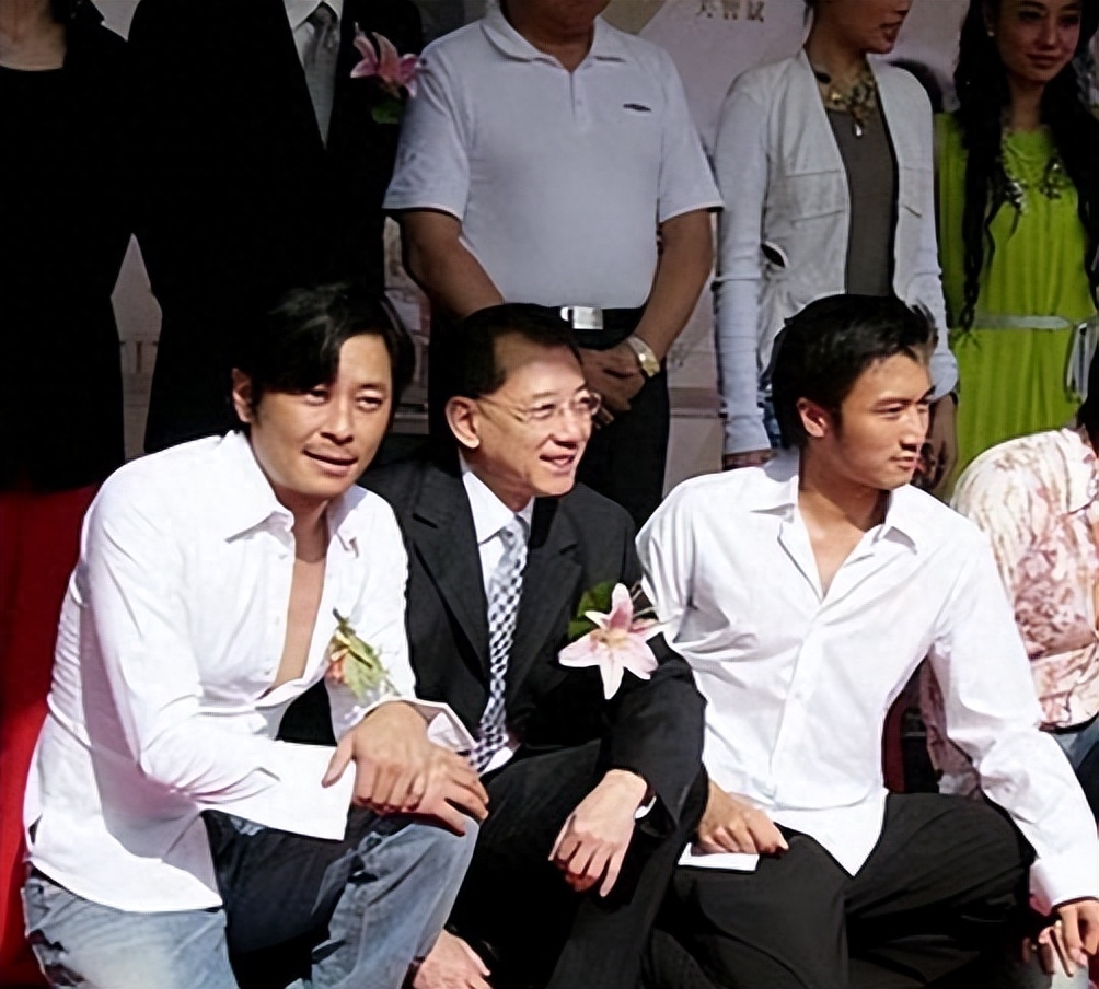 “歌坛浪子”王杰个人资料：我流浪过，大红过，过气过，如今我老了