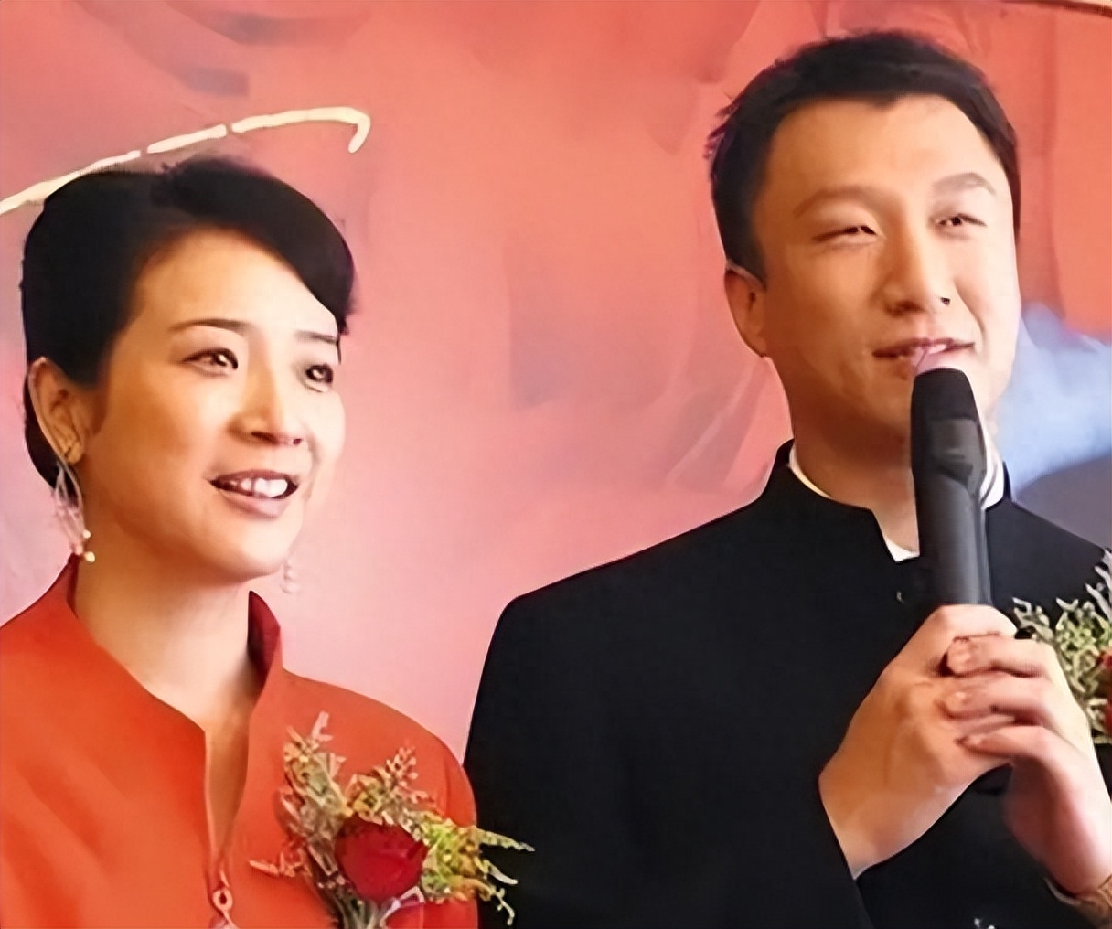 “国民媳妇”陈小艺个人资料:丈夫生病靠轮椅活动,现状怎么样