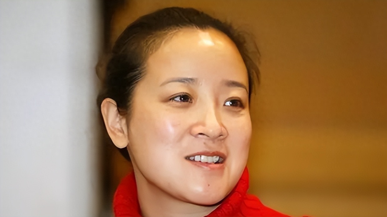 “国民媳妇”陈小艺个人资料:丈夫生病靠轮椅活动,现状怎么样