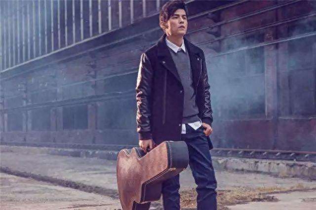 周杰伦个人资料：含泪与离异父亲和解，绝不让自己的孩子生活在单亲家庭