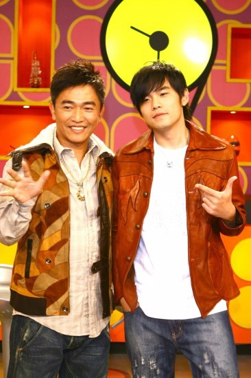 周杰伦个人资料：含泪与离异父亲和解，绝不让自己的孩子生活在单亲家庭