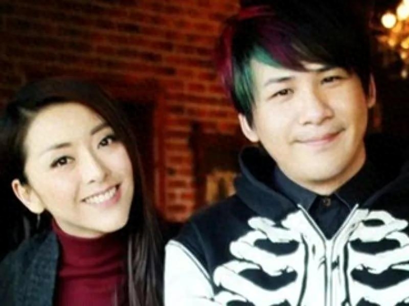 黄小蕾个人资料：抱过杜淳，追过大张伟，最后却和认识38天的男友闪婚闪孕