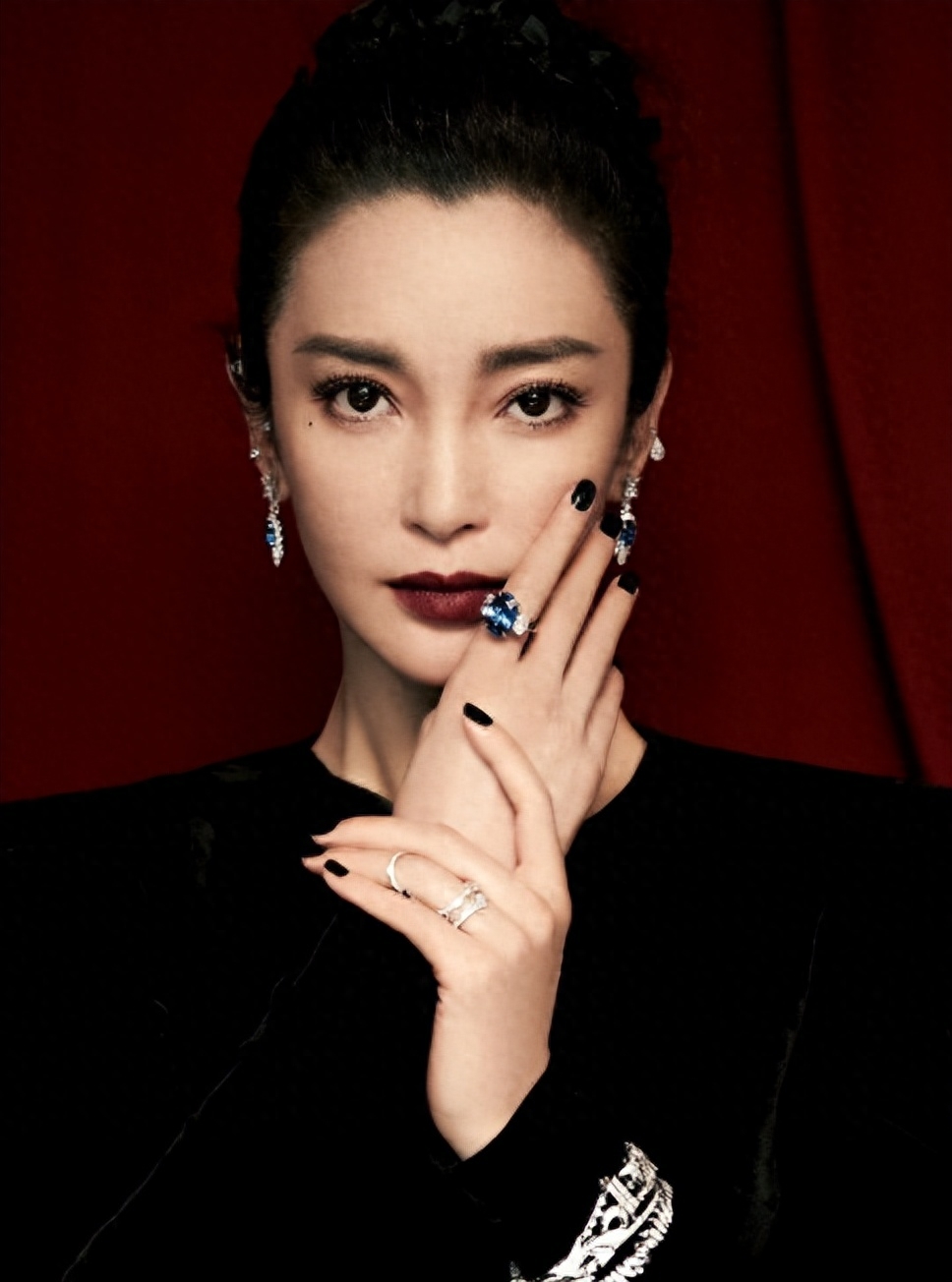 李冰冰 个人资料:50岁未婚无子,从农村女到大明星,她付出了多少“代价”