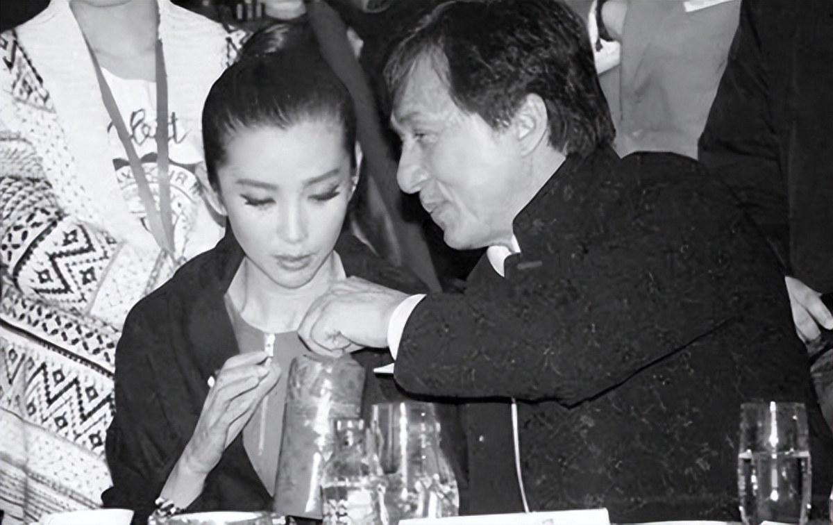 李冰冰 个人资料:50岁未婚无子,从农村女到大明星,她付出了多少“代价”