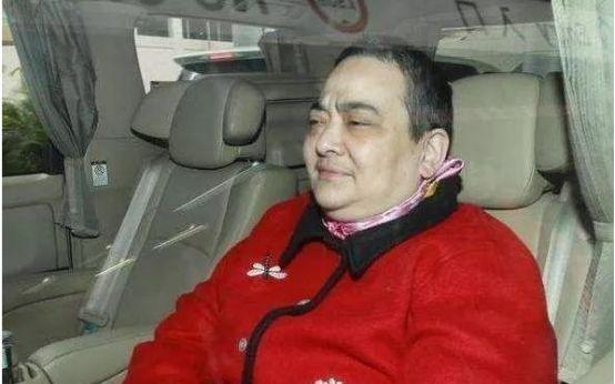 黎婉华是谁害的(悲惨的黎婉华:儿子死了,女儿疯了,在病床上看着丈夫何鸿燊纳妾)