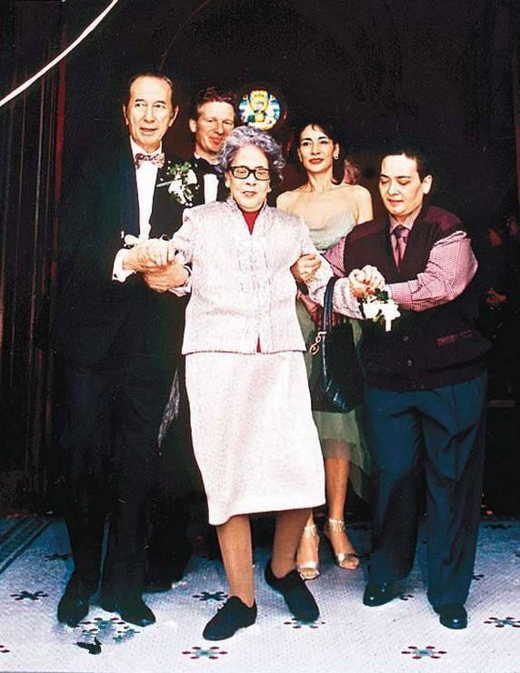 黎婉华是谁害的(悲惨的黎婉华:儿子死了,女儿疯了,在病床上看着丈夫何鸿燊纳妾)