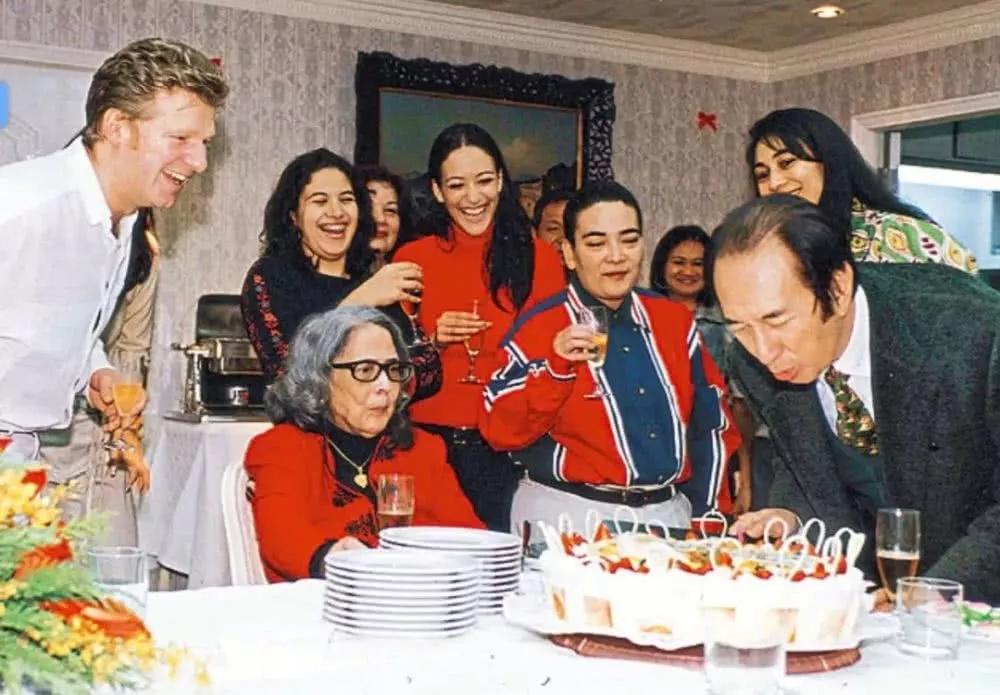 黎婉华是谁害的(悲惨的黎婉华:儿子死了,女儿疯了,在病床上看着丈夫何鸿燊纳妾)