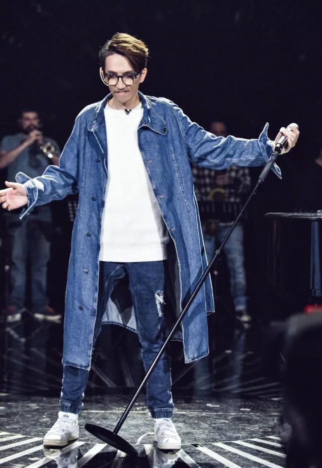 林志炫老婆是谁（林志炫大方宣布已婚，妻子是比他小20岁的“干妹妹”)