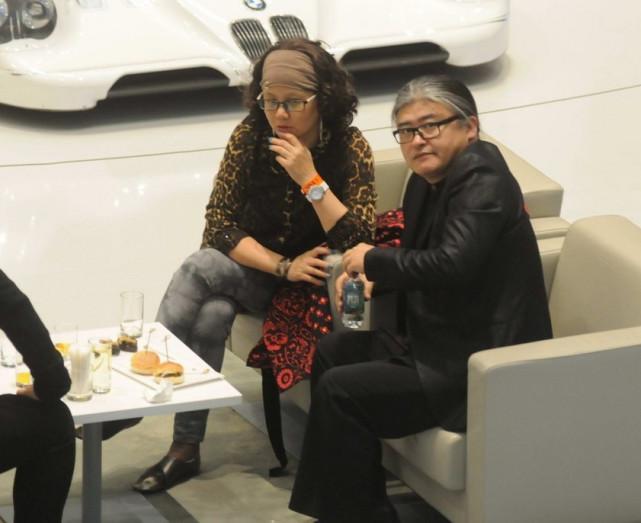 刘欢的老婆是谁(原来刘欢的老婆就是她,面相大气穿着特别,女儿刘一丝长得很漂亮)