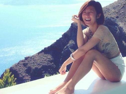 刘欢的老婆是谁(原来刘欢的老婆就是她,面相大气穿着特别,女儿刘一丝长得很漂亮)