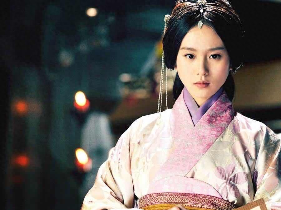 刘诗诗个人资料,为何会嫁给44岁吴奇隆,还甘愿放下事业为他生子?