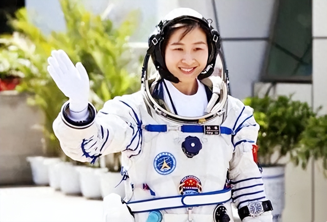 刘洋个人资料:中国第一位女航天员,10年2次登上太空,如今晋升大校军衔
