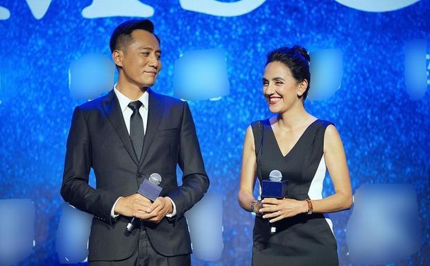 刘烨的老婆是谁(刘烨和妻子安娜同台大秀恩爱，越来越有夫妻相了)