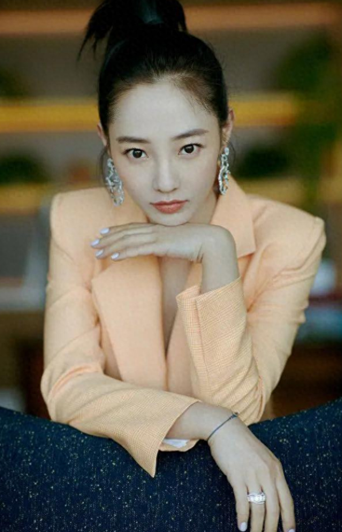 票房女王白百何个人资料:与陈羽凡八年婚姻被指借夫上位,38岁复出翻红