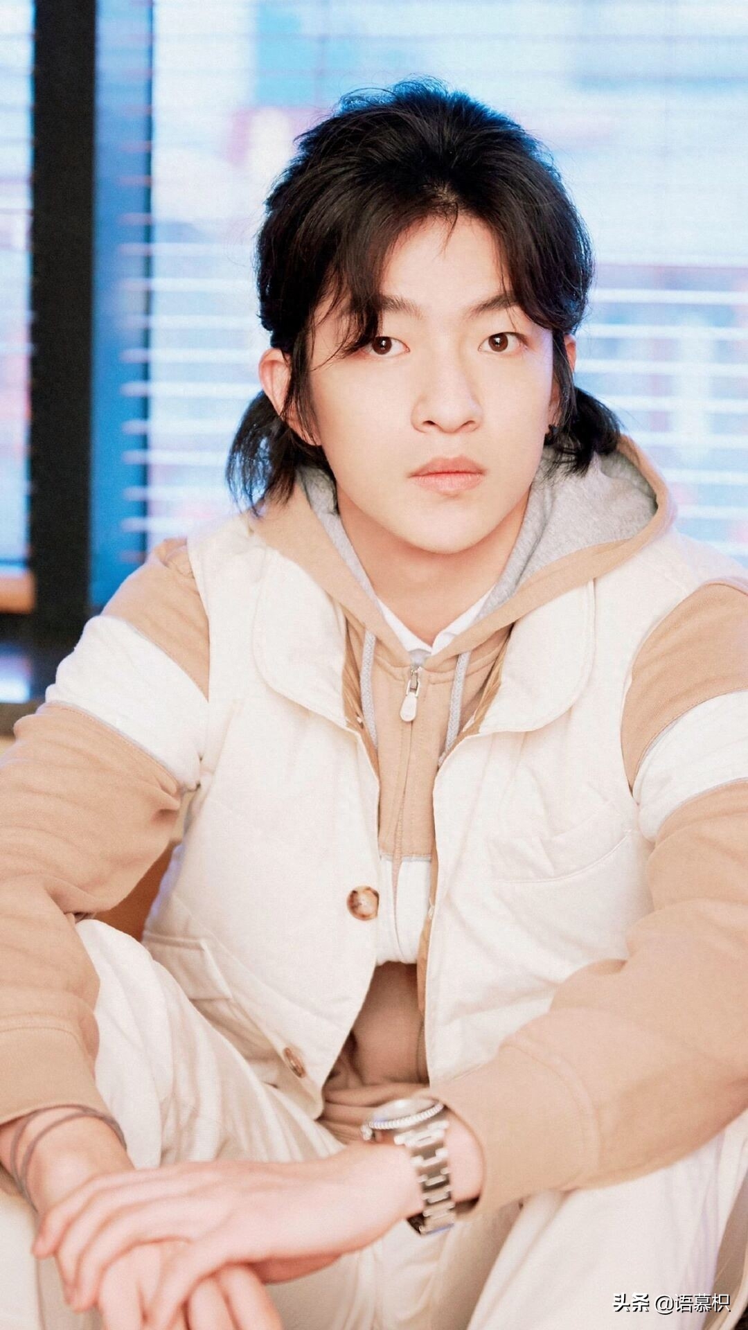 屈楚萧个人资料:因私生活被质疑,如今凭实力洗白,靠“张万森”一角爆火