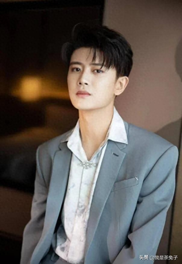 任嘉伦个人资料：还有一个名字